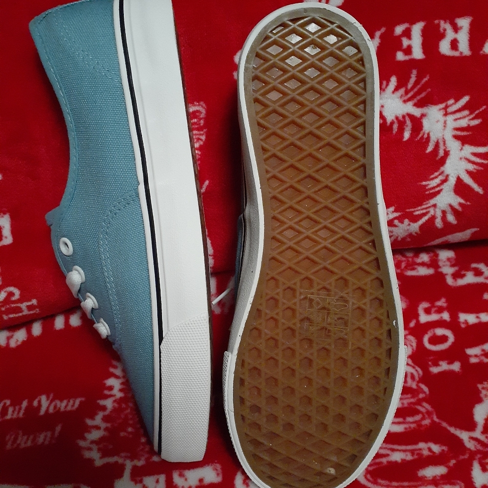Womens size 7 casual shoes